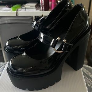 Platform Mary Jane shoes